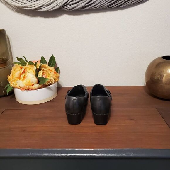 Dansko Clogs with Buckle Sz 38 - Picture 4 of 6